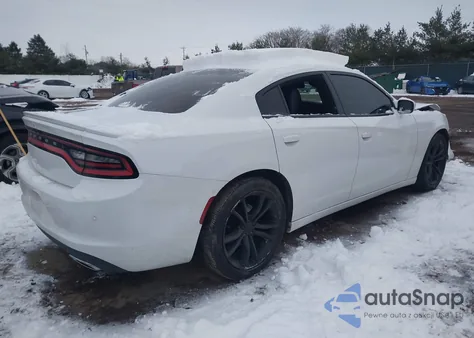 2015 Dodge Charger Road/Track z USA, uszkodzony, nr VIN 2C3CDXCT4FH741714